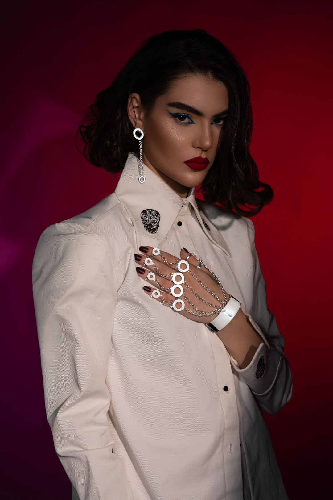 Skeleton Hand Bracelet and Minimalist Two Circles Earrings in solid Sterling Silver 925 for fashion lovers.