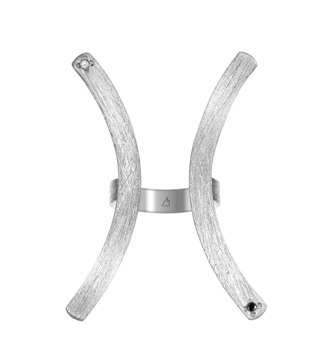 Anillo de signo Piscis, completamente hecho a mano de forma ética de Plata de Primera Ley, con Diamantes negro y blanco de 0,017 quilates #metal_plata-de-primera-ley