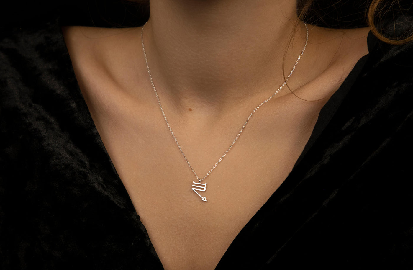 Unisex Scorpio Necklace in Sterling Silver 925 with 0.017 Ct. Diamond.