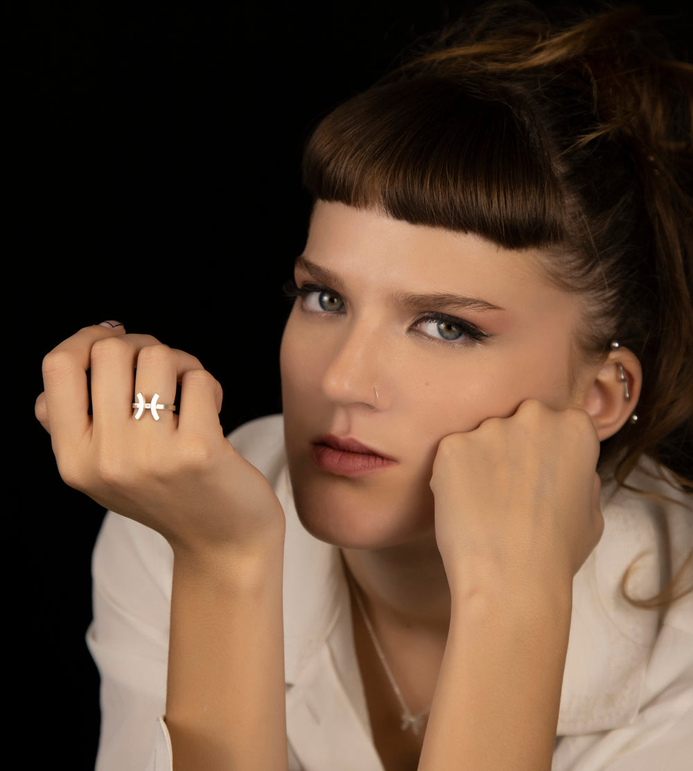 Unisex Pisces Ring in Sterling Silver 925 with a Diamonds